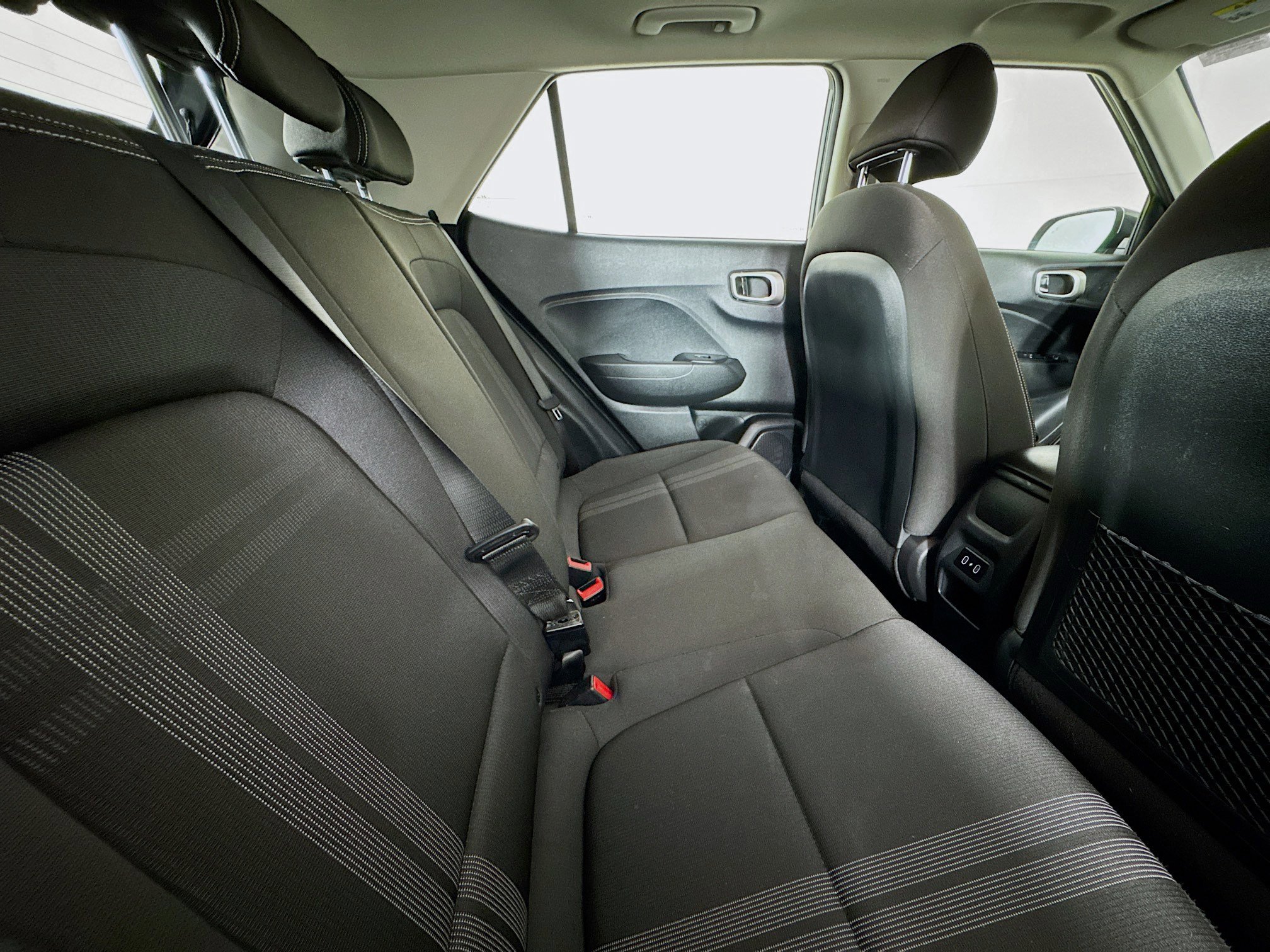 Used 2024 Hyundai Venue SEL image 26