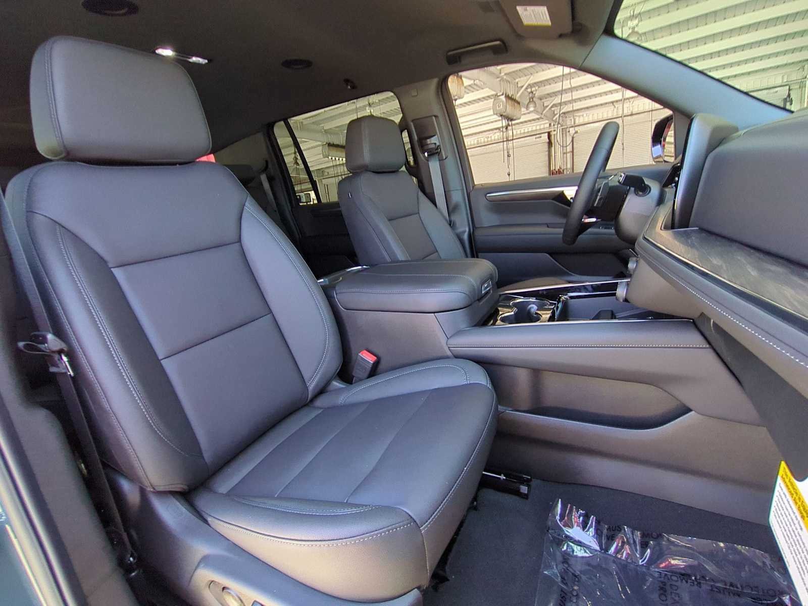 New 2026 Chevrolet Suburban Z71 w/ Comfort Package AWD/4WD image 27