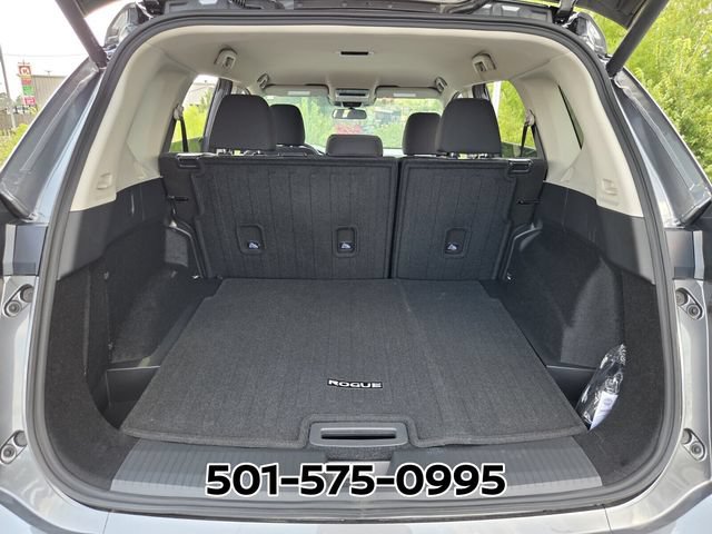 Used 2026 Nissan Rogue SV w/ Cold Weather Package FWD image 15