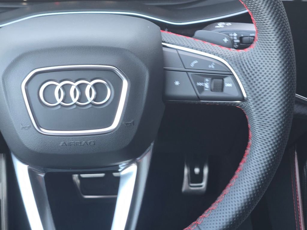 New 2026 Audi SQ7 Prestige image 16