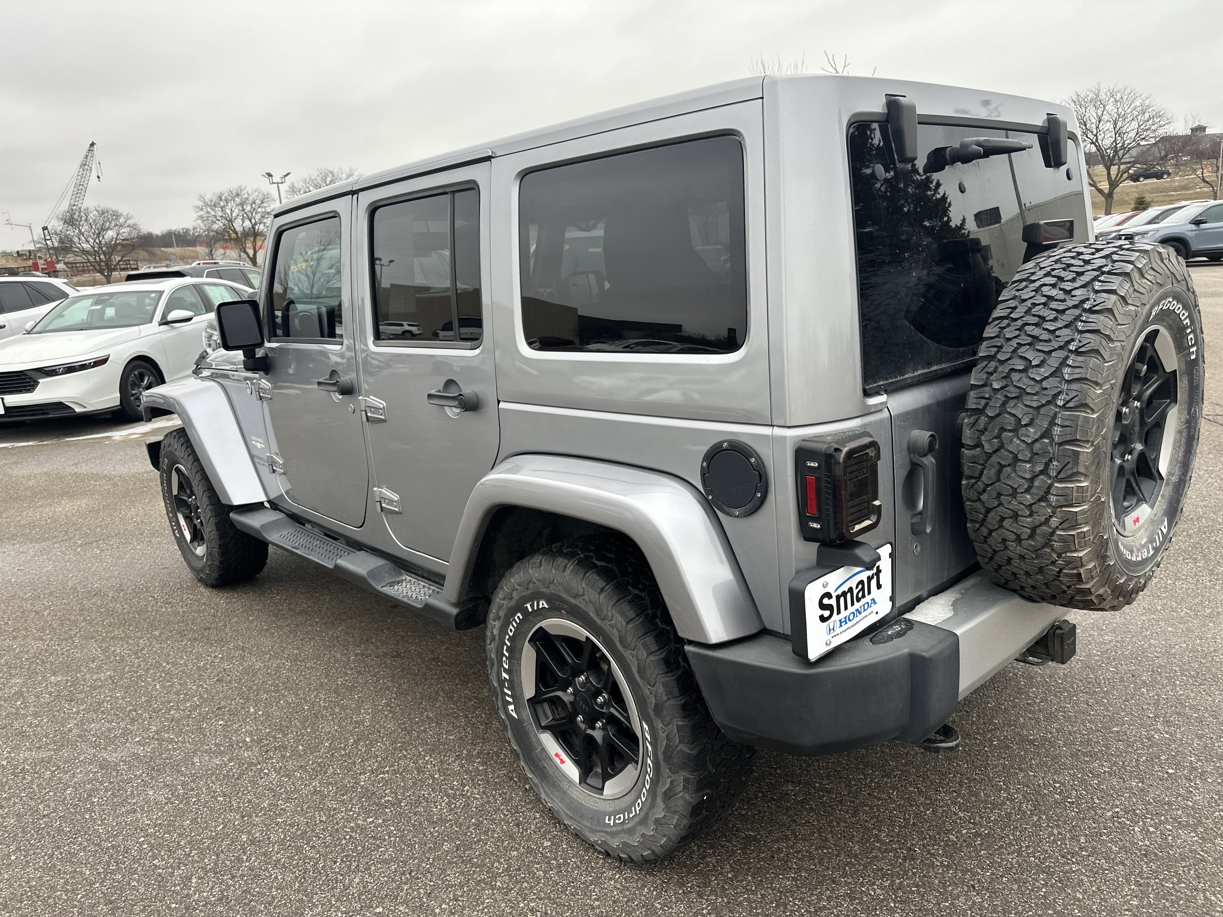 Used 2013 Jeep Wrangler Unlimited Sahara w/ Connectivity Group image 11