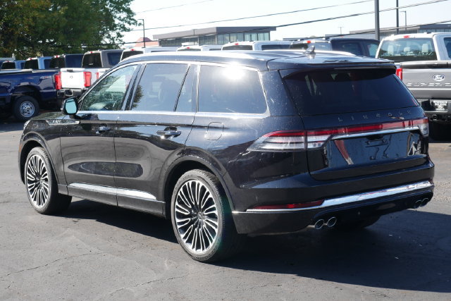Used 2023 Lincoln Aviator Black Label w/ Dynamic Handling Package AWD/4WD image 10