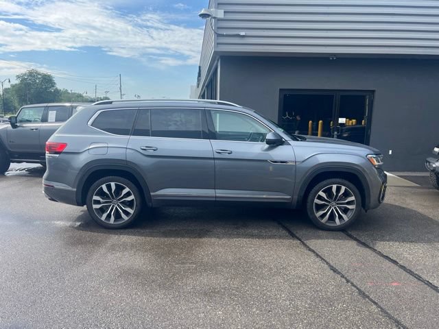 Used 2022 Volkswagen Atlas SEL Premium AWD/4WD image 2