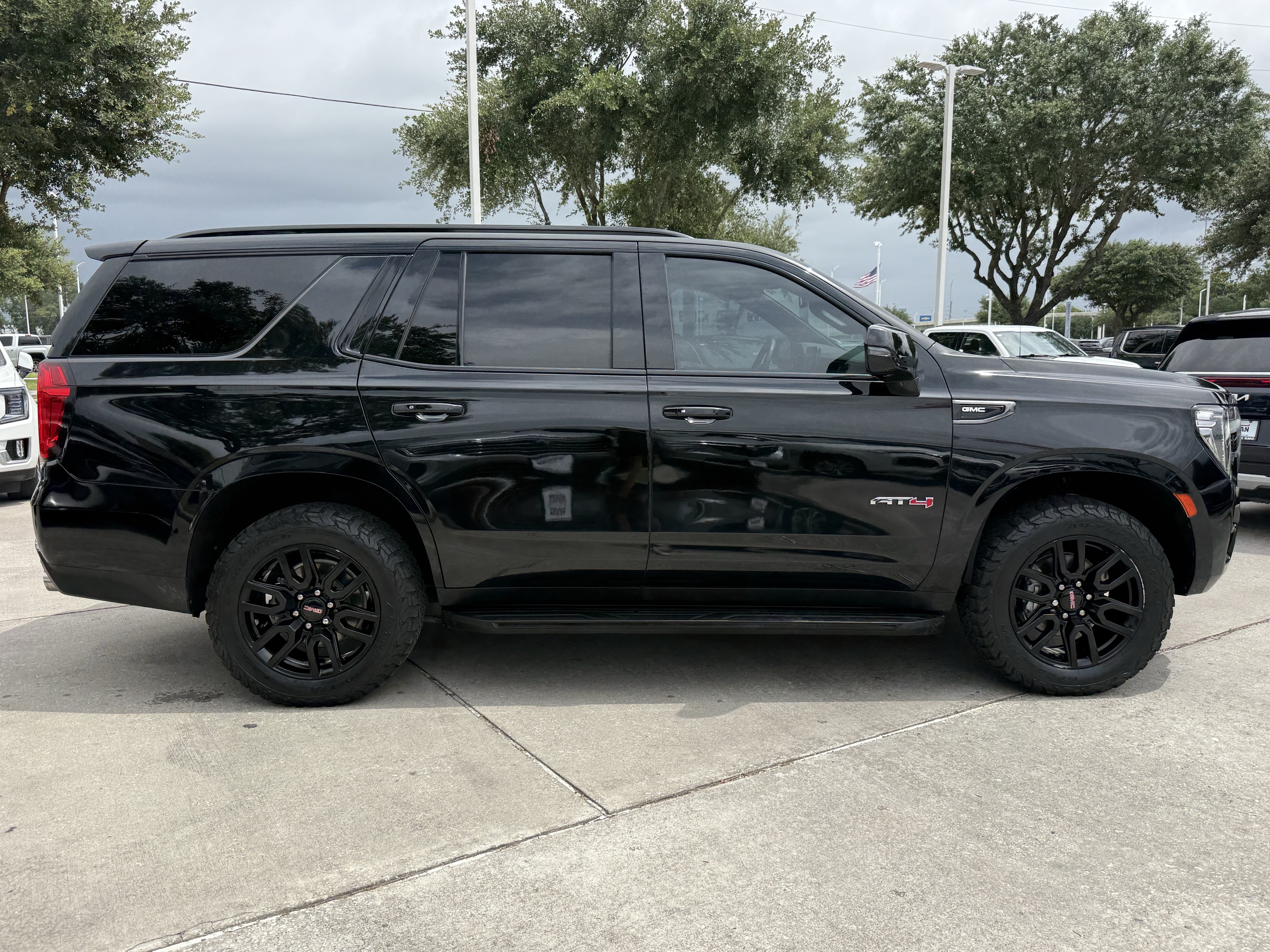 Used 2023 GMC Yukon AT4 w/ Max Trailering Package AWD/4WD image 3