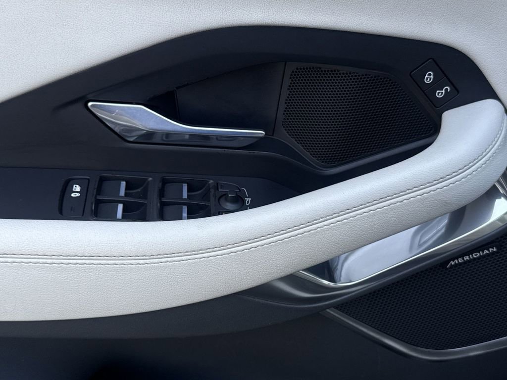 Used 2019 Jaguar E-PACE SE image 14