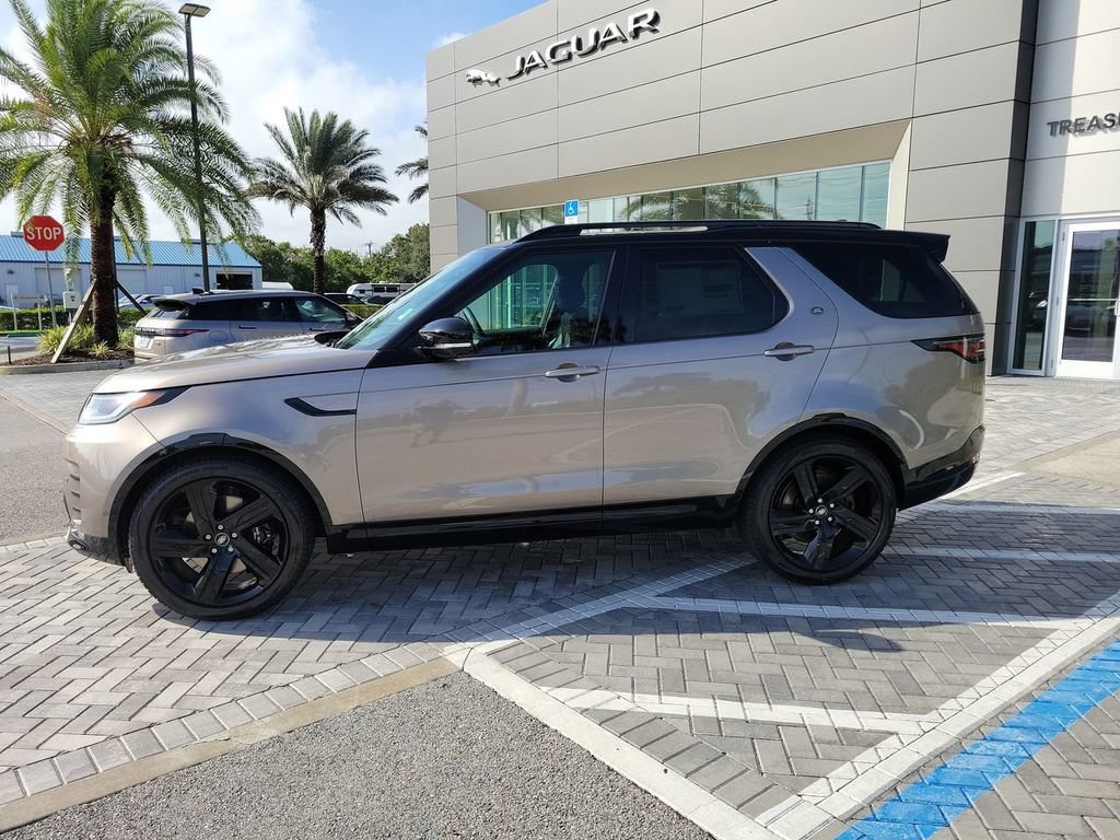 New 2025 Land Rover Discovery Metropolitan Edition AWD/4WD image 2