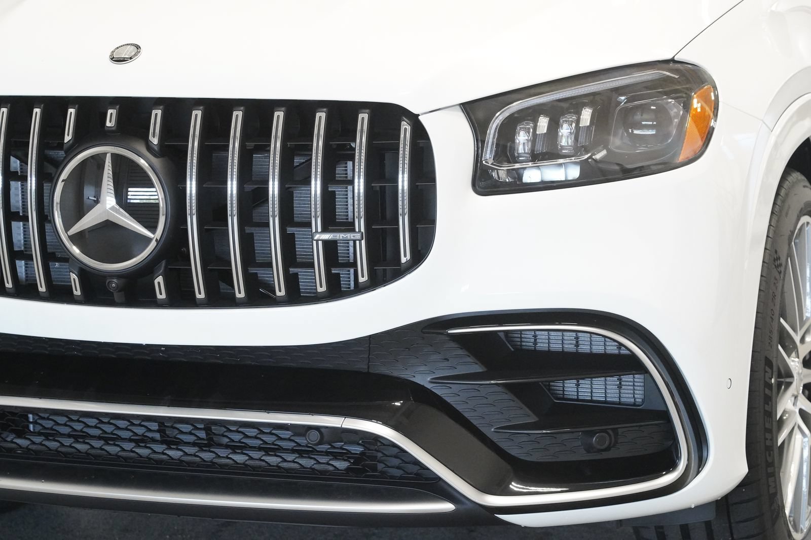 New 2026 Mercedes-Benz GLS 63 AMG 4MATIC image 8