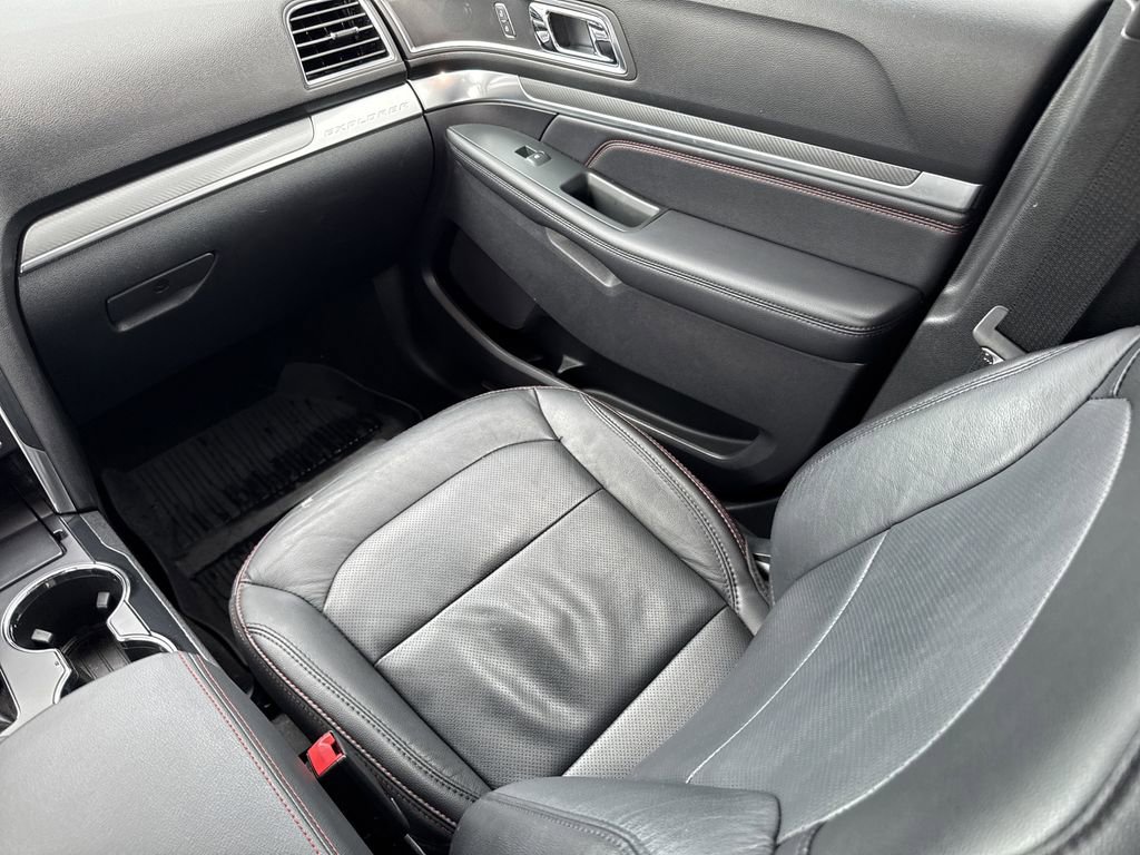 Used 2019 Ford Explorer Sport w/ Equipment Group 401A AWD/4WD image 27