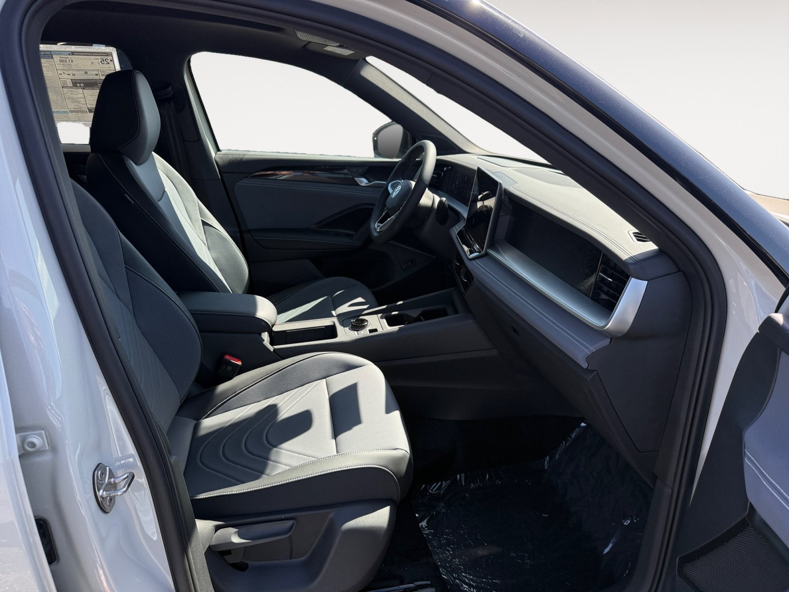 New 2026 Volkswagen Tiguan SE R-Line AWD/4WD image 19