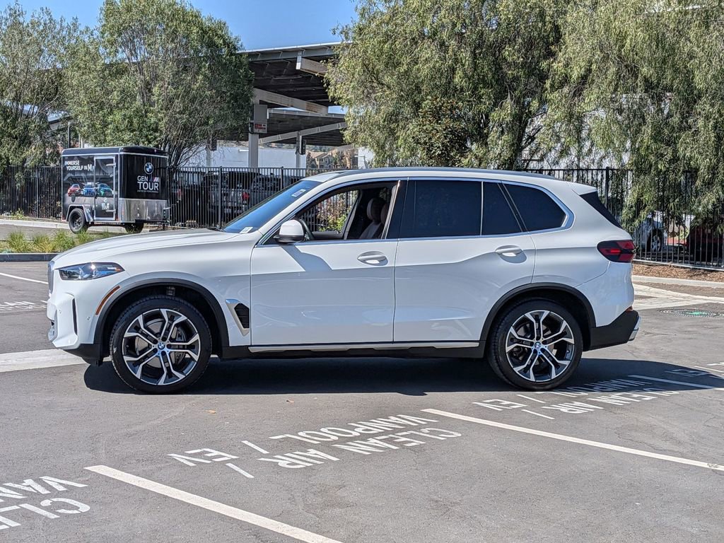 Used 2024 BMW X5 xDrive40i w/ Premium Package image 5