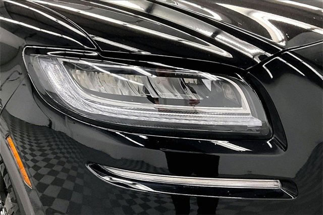 Used 2023 Lincoln Nautilus Reserve w/ Monochromatic Package image 32