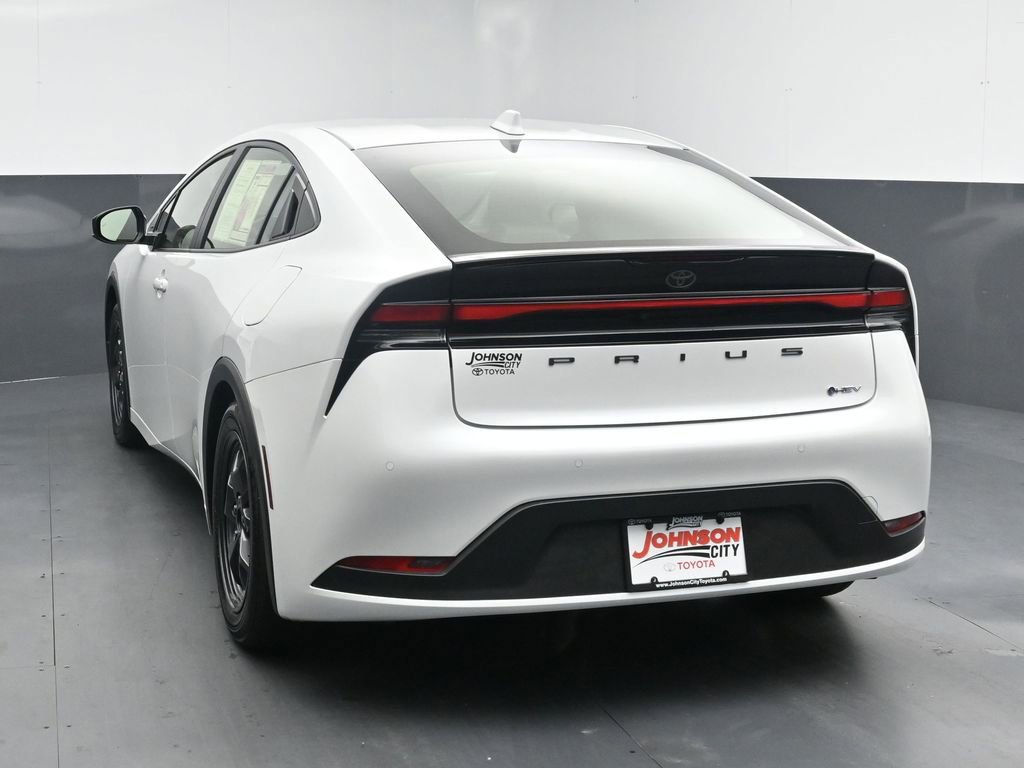 Used 2024 Toyota Prius LE FWD image 6
