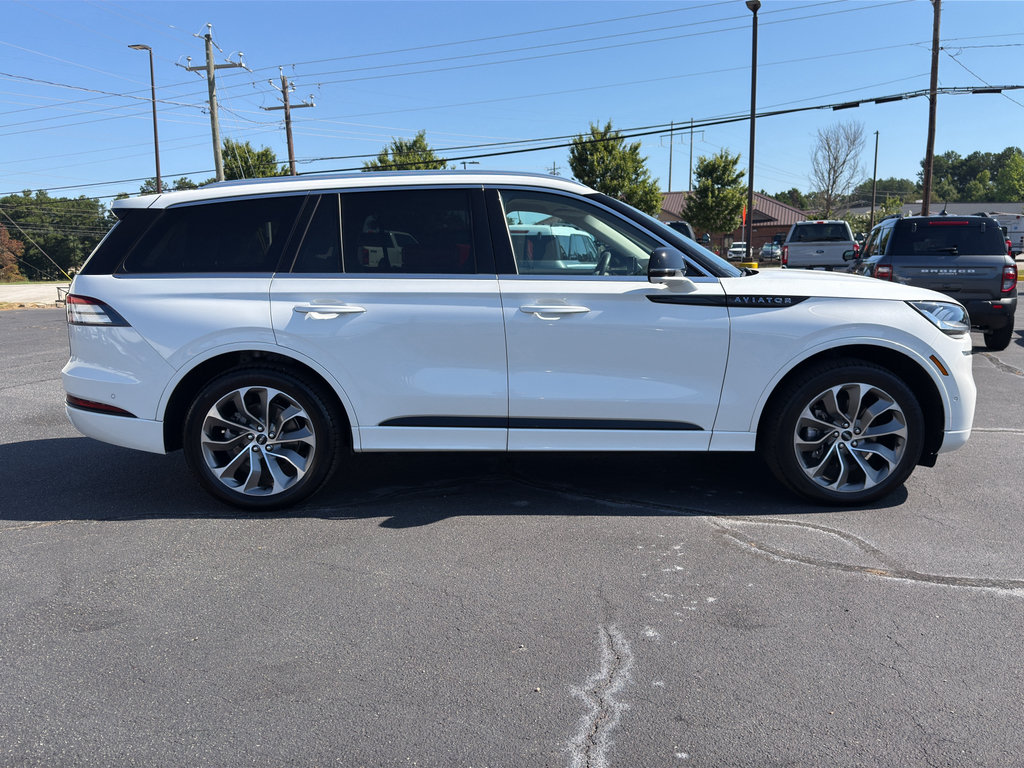 Used 2023 Lincoln Aviator Grand Touring w/ Equipment Group 301A AWD/4WD image 4