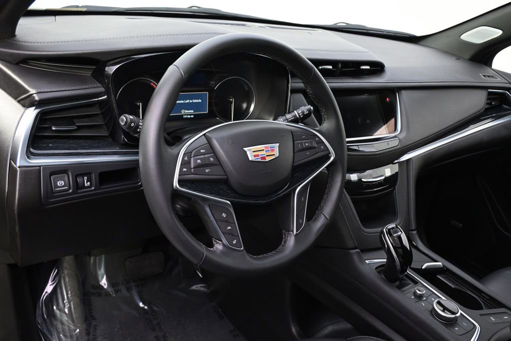 Certified 2025 Cadillac XT5 Premium Luxury image 11
