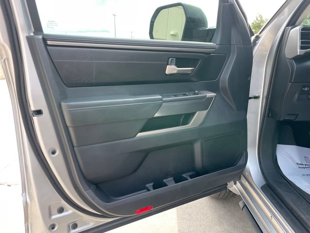 Used 2022 Toyota Tundra SR5 w/ SR5 Convenience Package AWD/4WD image 20