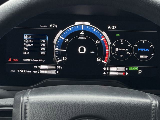 Used 2025 Toyota Tundra Platinum AWD/4WD image 19