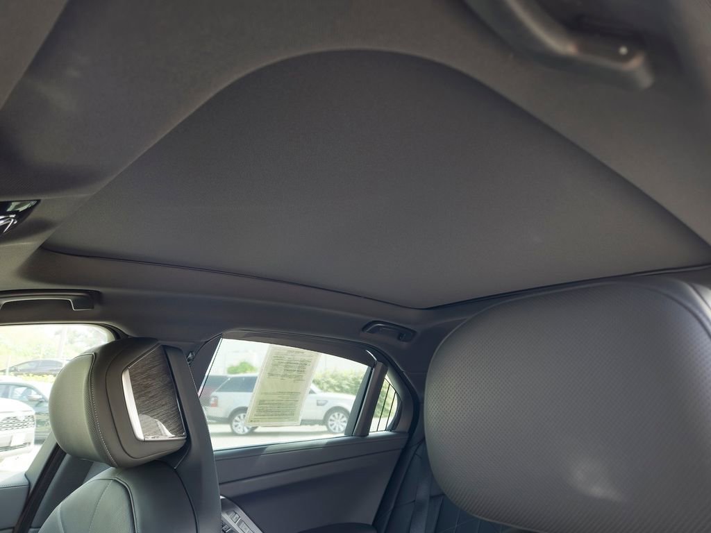 Used 2024 BMW i7 eDrive50 image 17