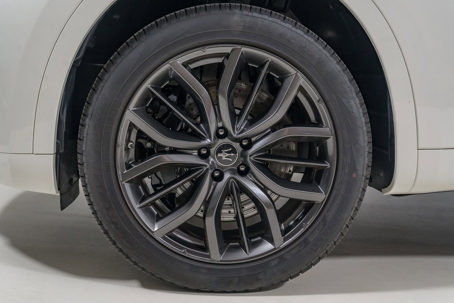 Used 2024 Maserati Levante GT Ultima AWD/4WD image 11