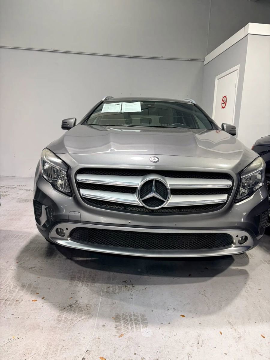 Used 2016 Mercedes-Benz GLA 250 4MATIC w/ Premium Package image 4
