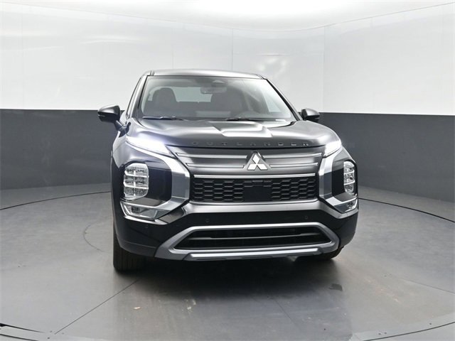 New 2025 Mitsubishi Outlander SE image 35