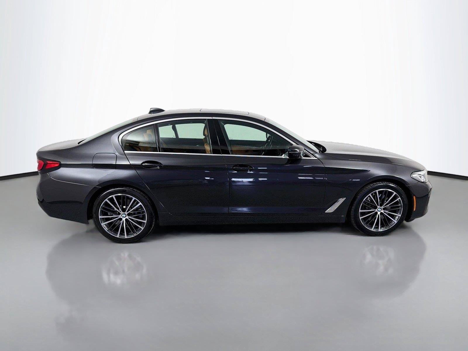 Used 2022 BMW 540i xDrive w/ M Sport Package AWD/4WD image 4