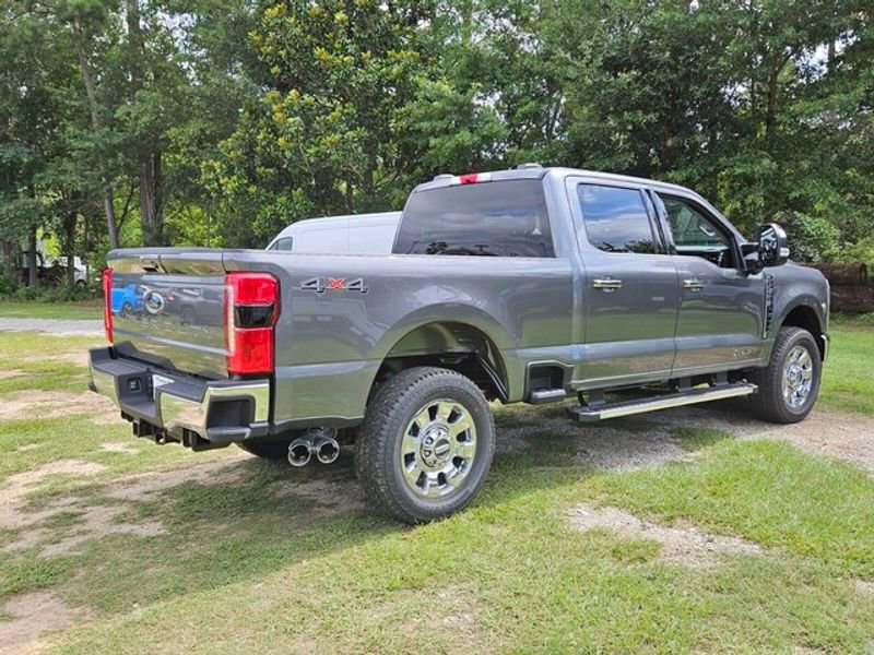 New 2025 Ford F250 Lariat w/ Chrome Package image 10
