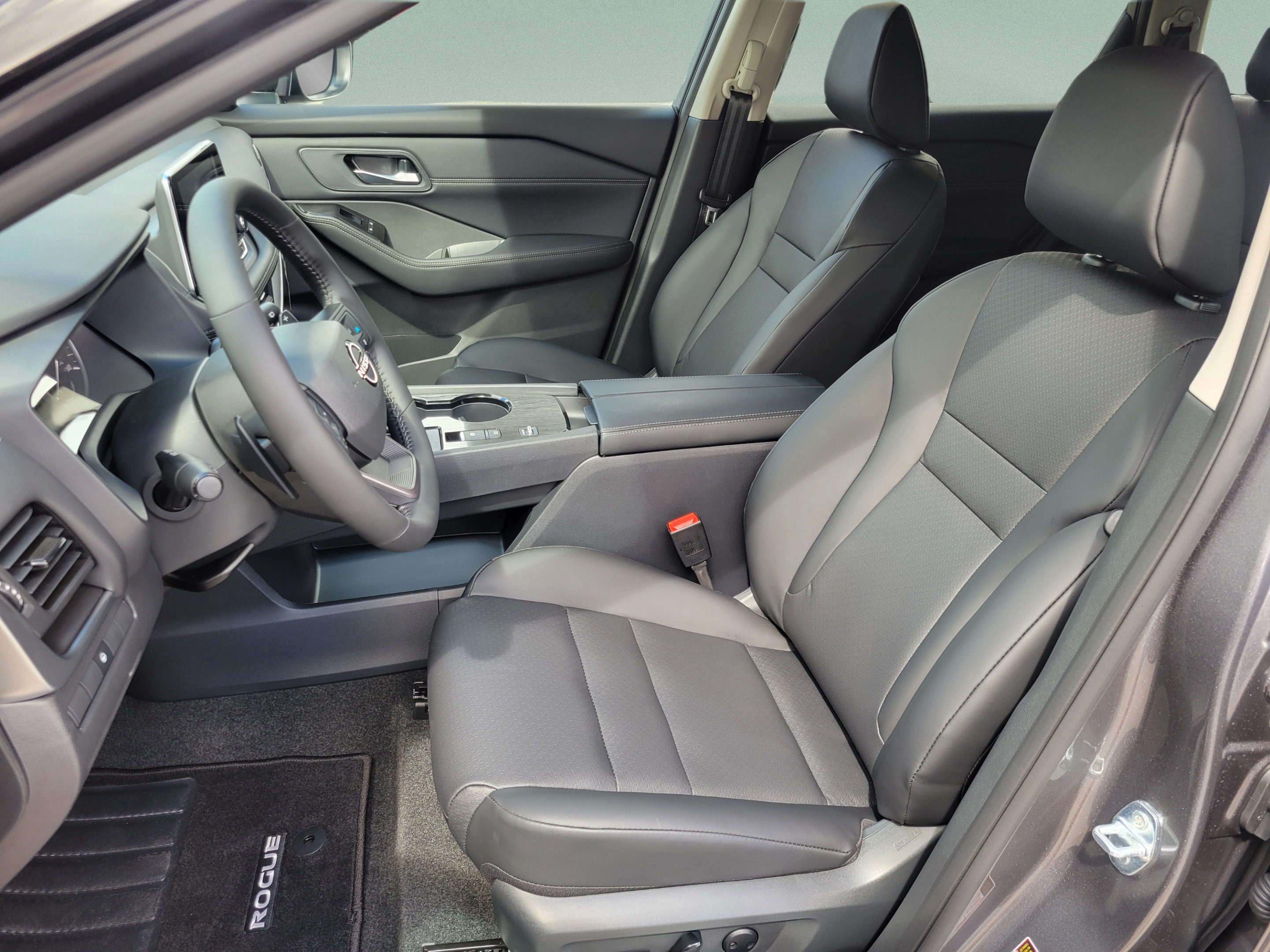 New 2026 Nissan Rogue Dark Armor FWD image 17