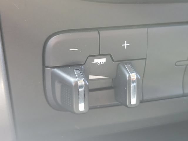 Used 2023 RAM 1500 Classic SLT w/ Trailer & Traction Group AWD/4WD image 30