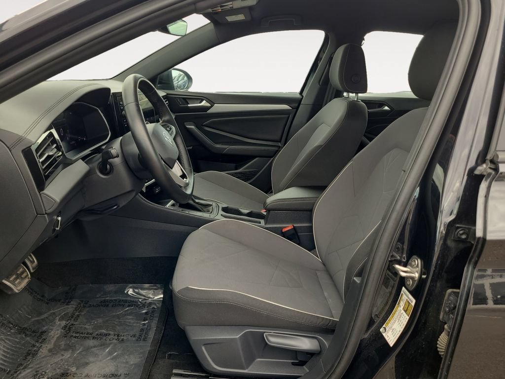 Used 2025 Volkswagen Jetta Sport FWD image 9