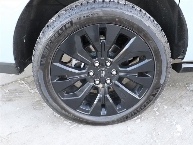 Used 2025 Ford Expedition Max Platinum w/ Stealth Appearance Package image 7