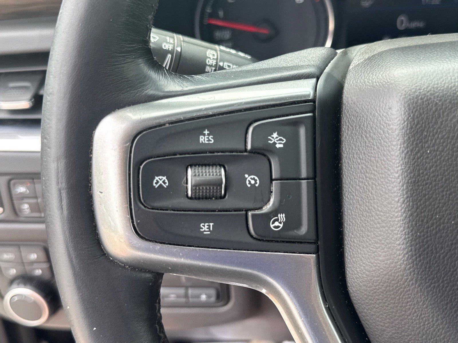 Used 2021 Chevrolet Suburban LT w/ LT Signature Package AWD/4WD image 19