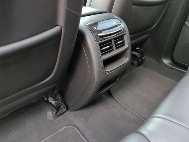 Used 2018 Cadillac XT5 Premium Luxury FWD image 28