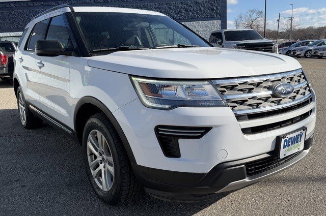 Used 2018 Ford Explorer XLT AWD/4WD image 9