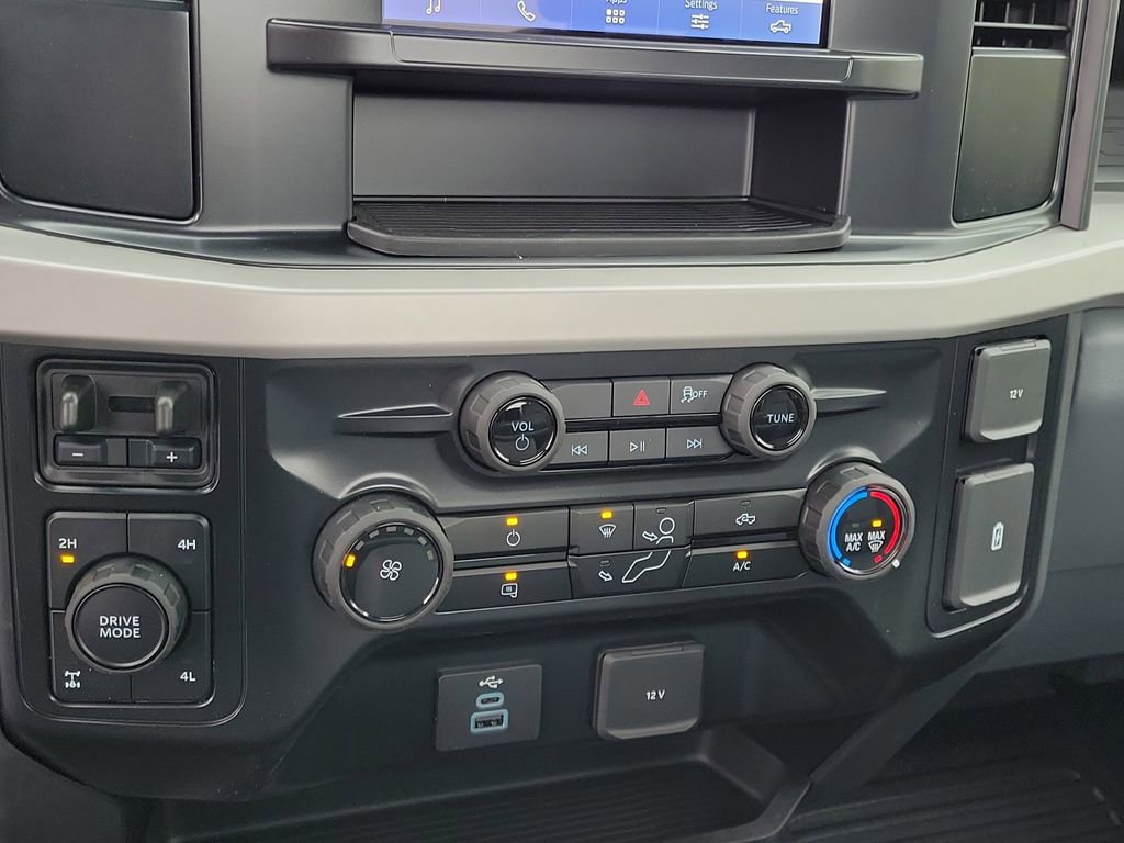 New 2026 Ford F250 XL w/ FX4 Off-Road Package AWD/4WD image 25
