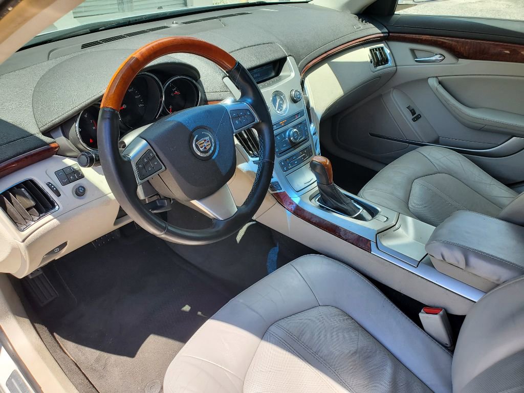 Used 2011 Cadillac CTS Luxury RWD image 16
