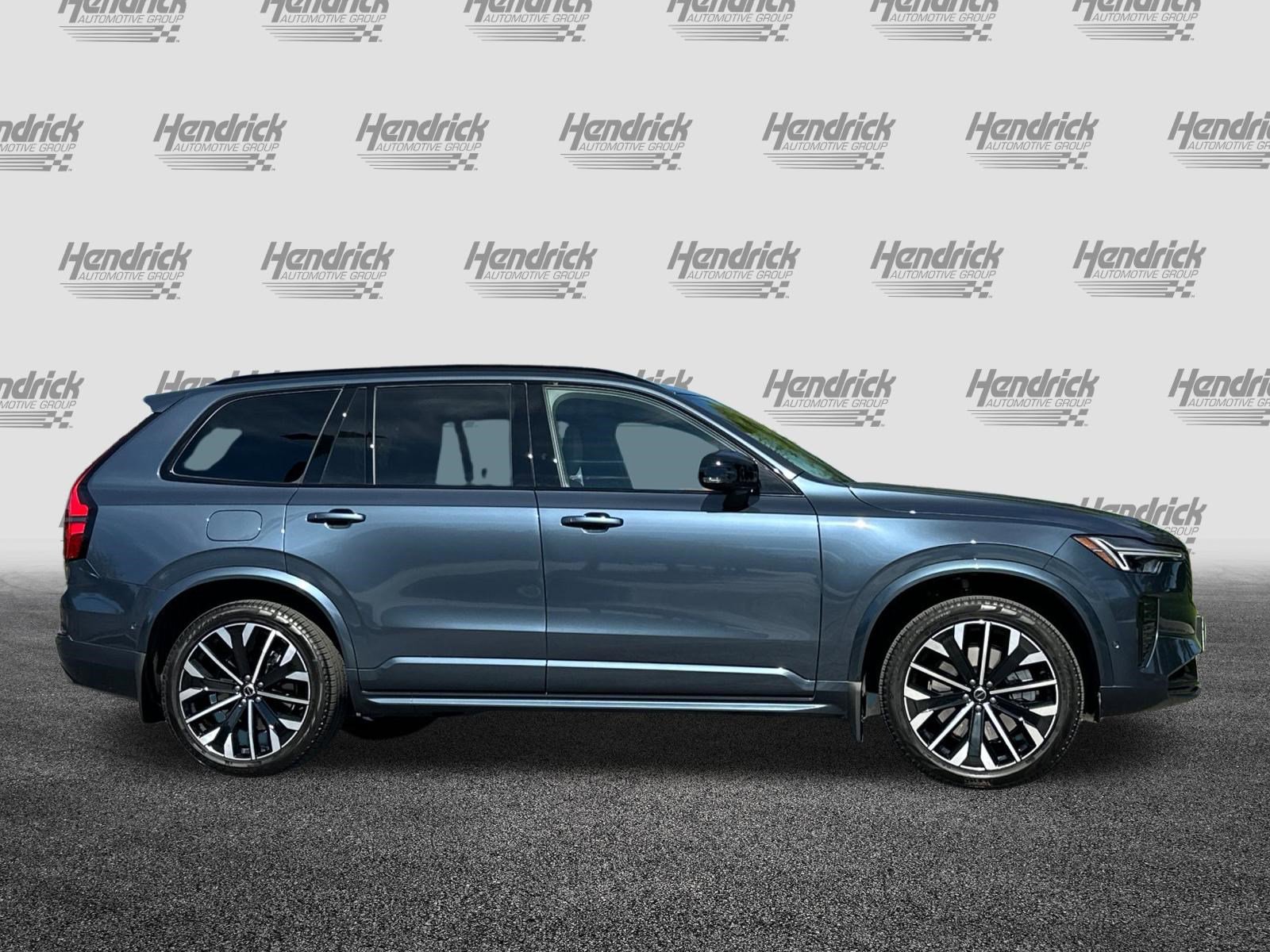 Used 2026 Volvo XC90 T8 Ultra w/ Lounge Package image 3