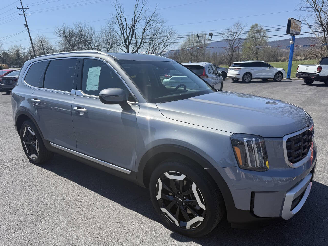 Used 2025 Kia Telluride S image 4