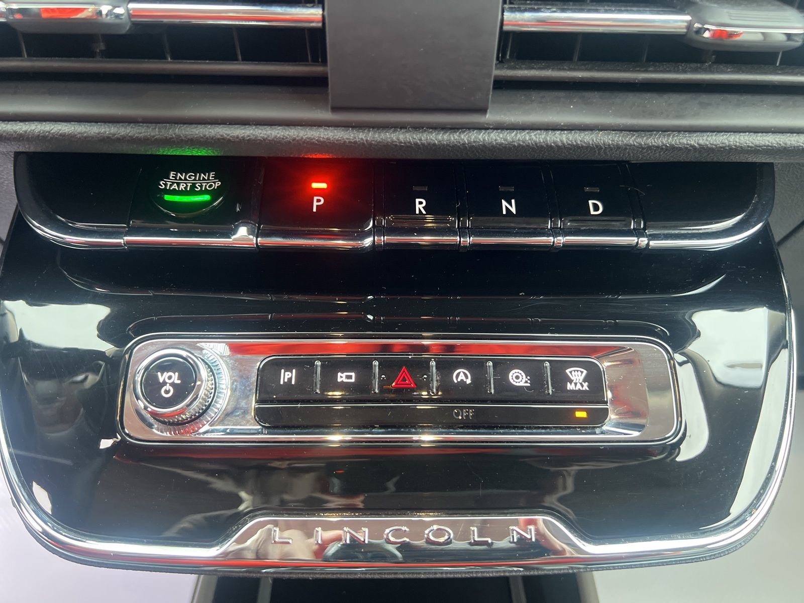 Used 2023 Lincoln Corsair Reserve w/ Rear Removable Package Tray image 20