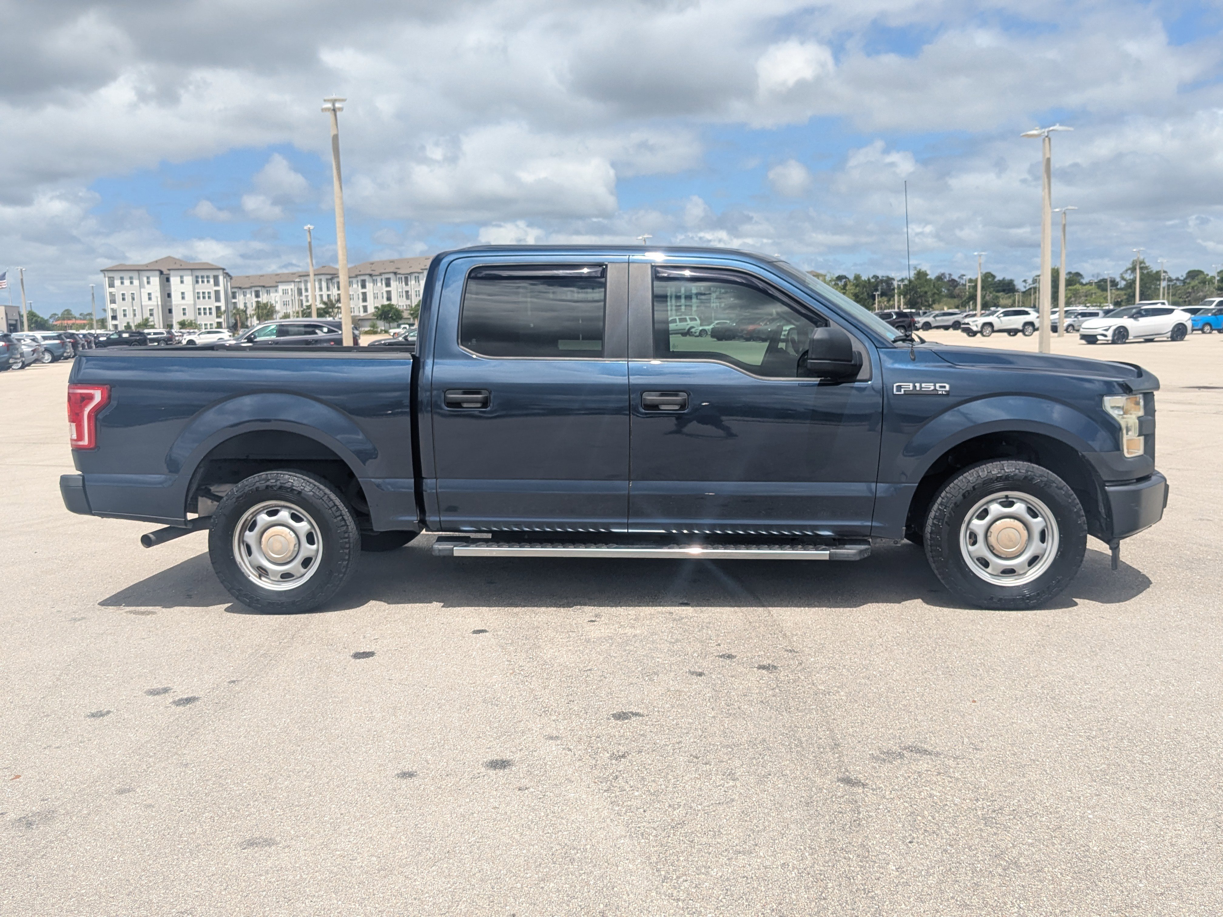 Used 2017 Ford F150 XL w/ Equipment Group 101A Mid image 3