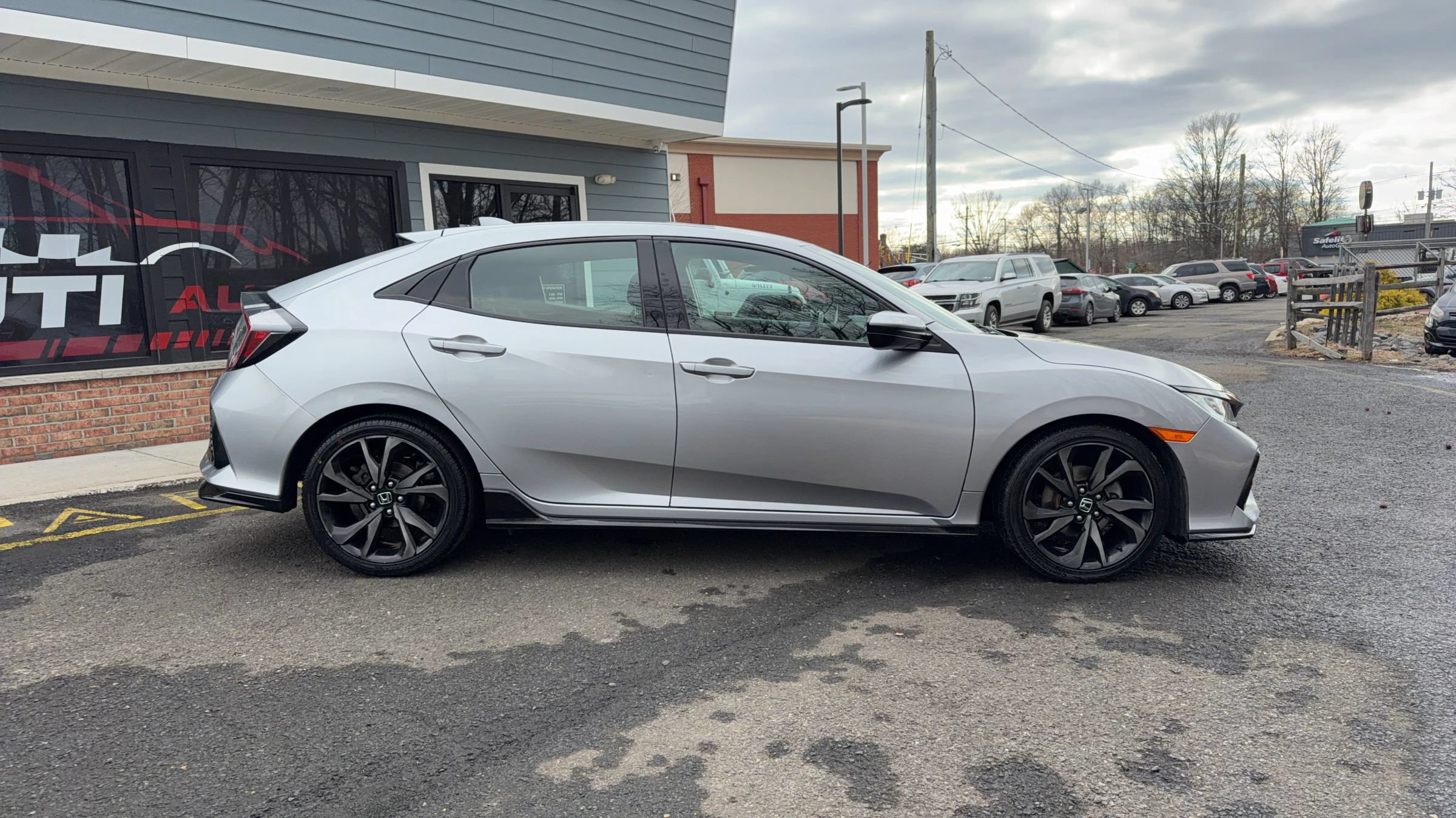Used 2018 Honda Civic Sport image 4