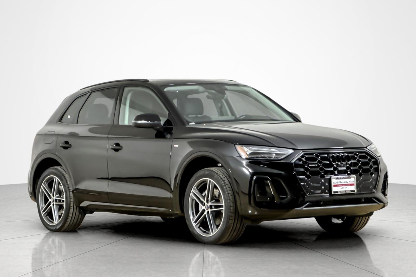 Used 2023 Audi Q5 e Premium Plus w/ Premium Plus Package AWD/4WD image 7
