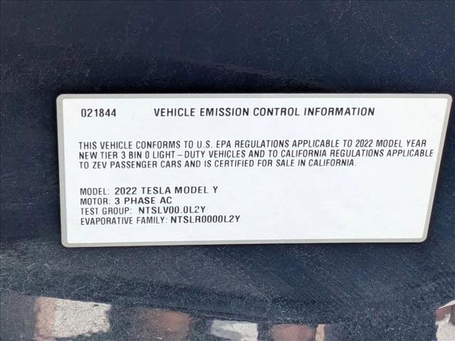 Used 2022 Tesla Model Y Long Range AWD/4WD image 24