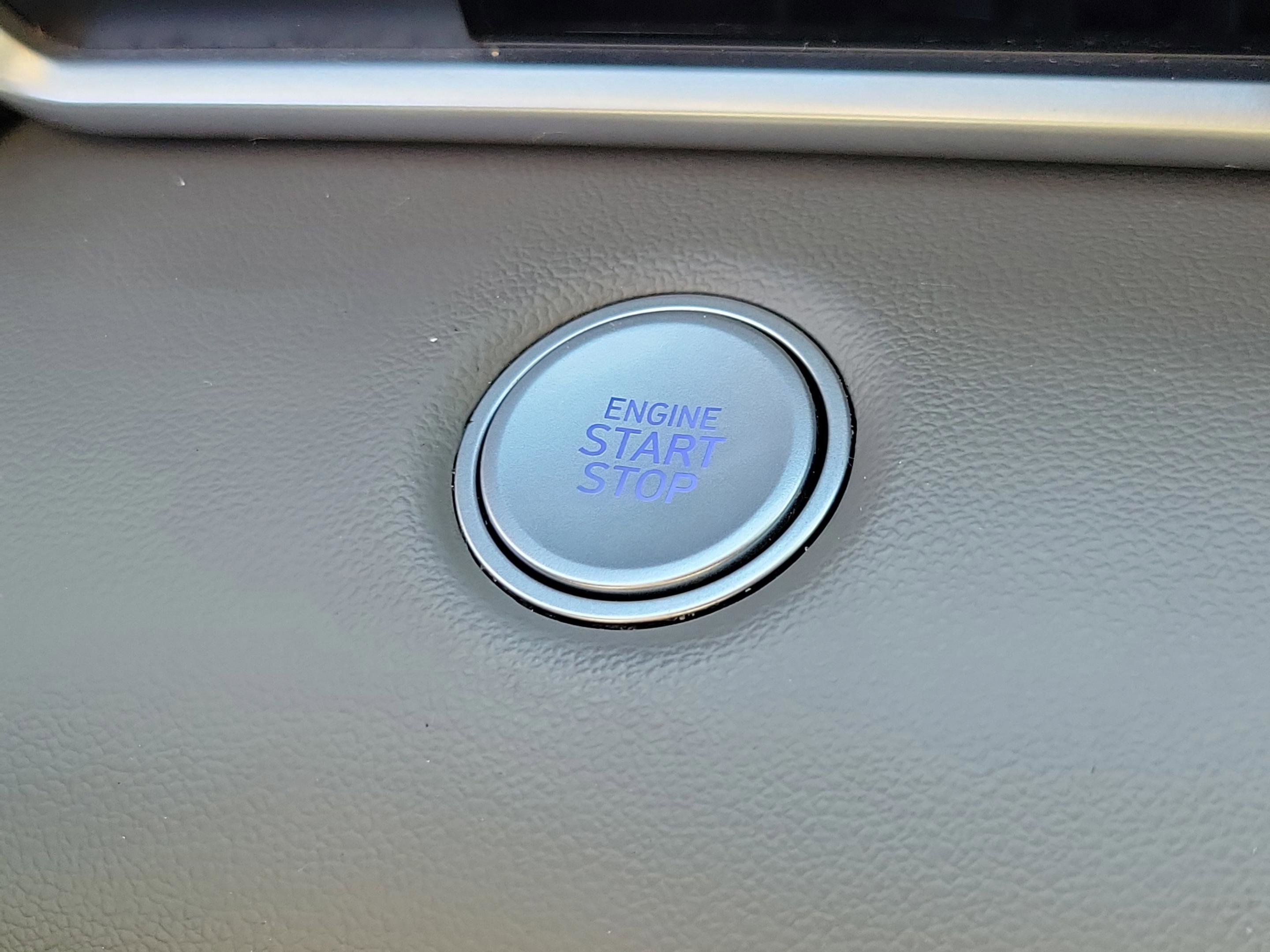 Certified 2022 Hyundai Elantra SEL w/ Convenience + Premium Package image 28