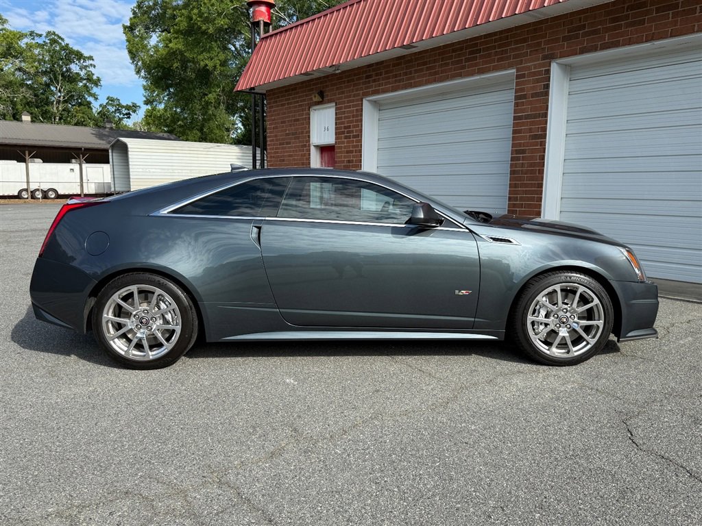 Used 2011 Cadillac CTS V w/ Wood Trim Package image 27