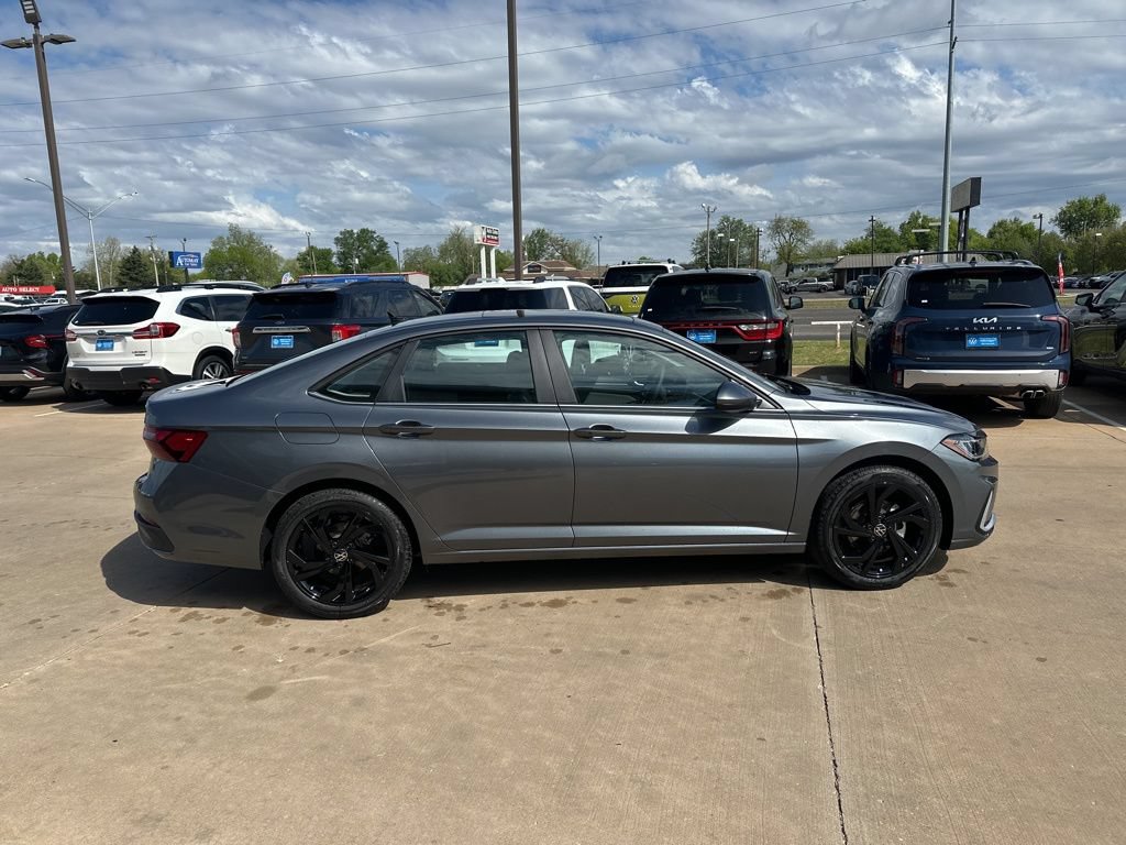 New 2026 Volkswagen Jetta SE FWD image 4