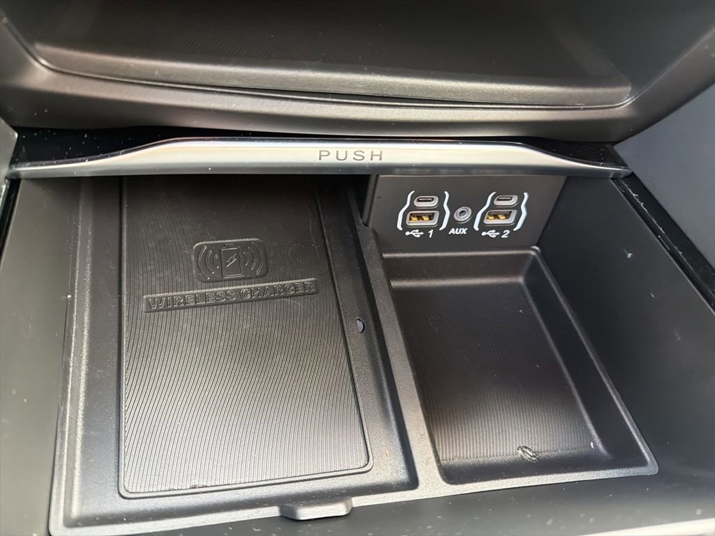 Used 2023 Chrysler Pacifica Limited w/ S Appearance Package image 19