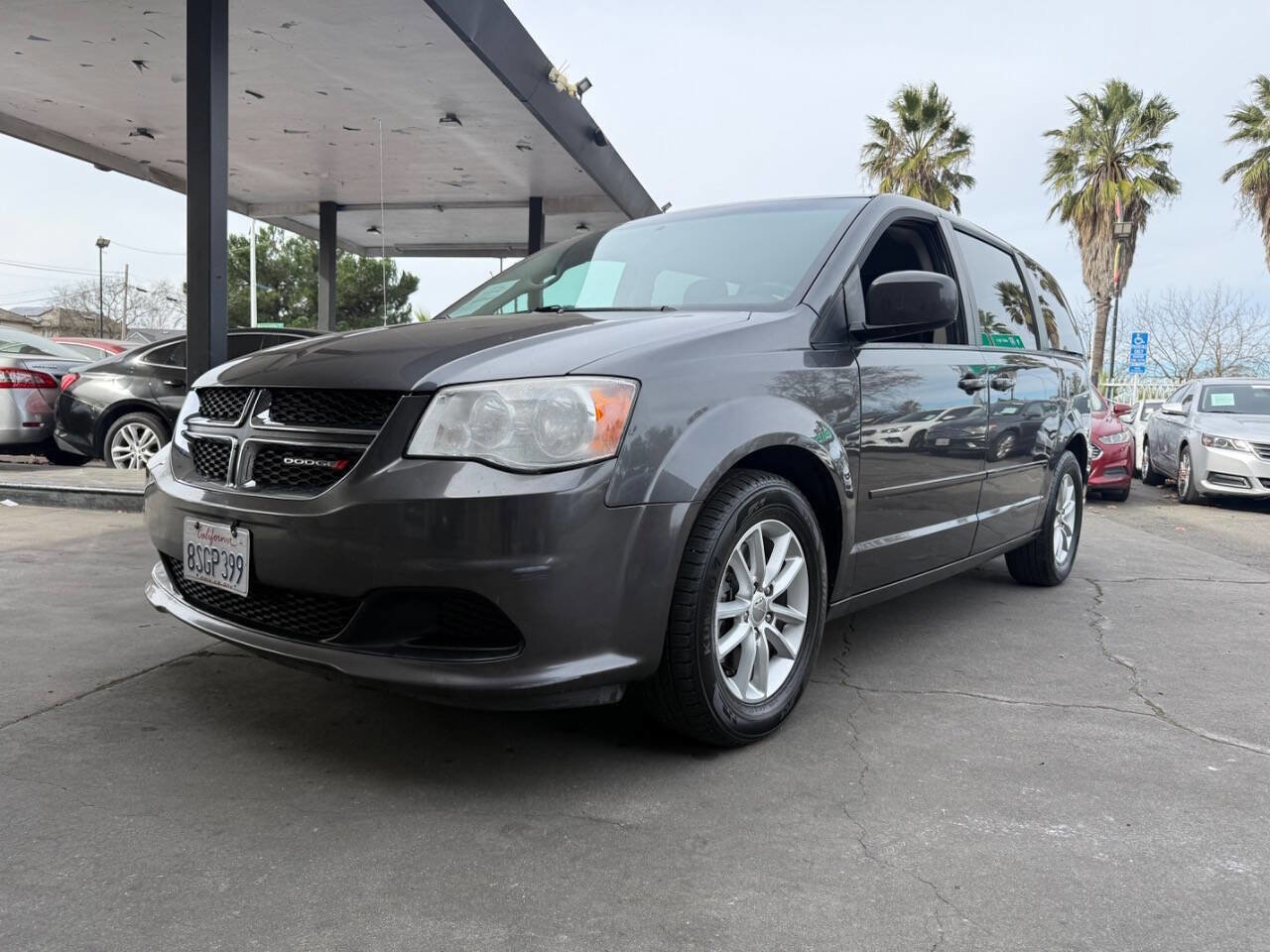 Used 2016 Dodge Grand Caravan SXT image 16