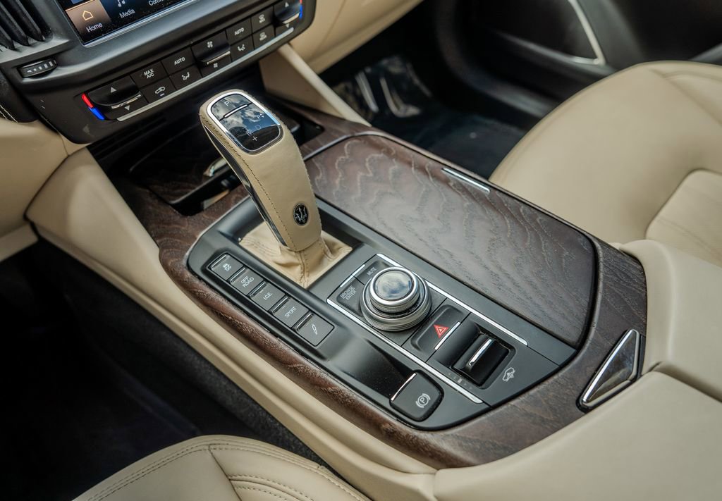 Used 2022 Maserati Levante GT image 12