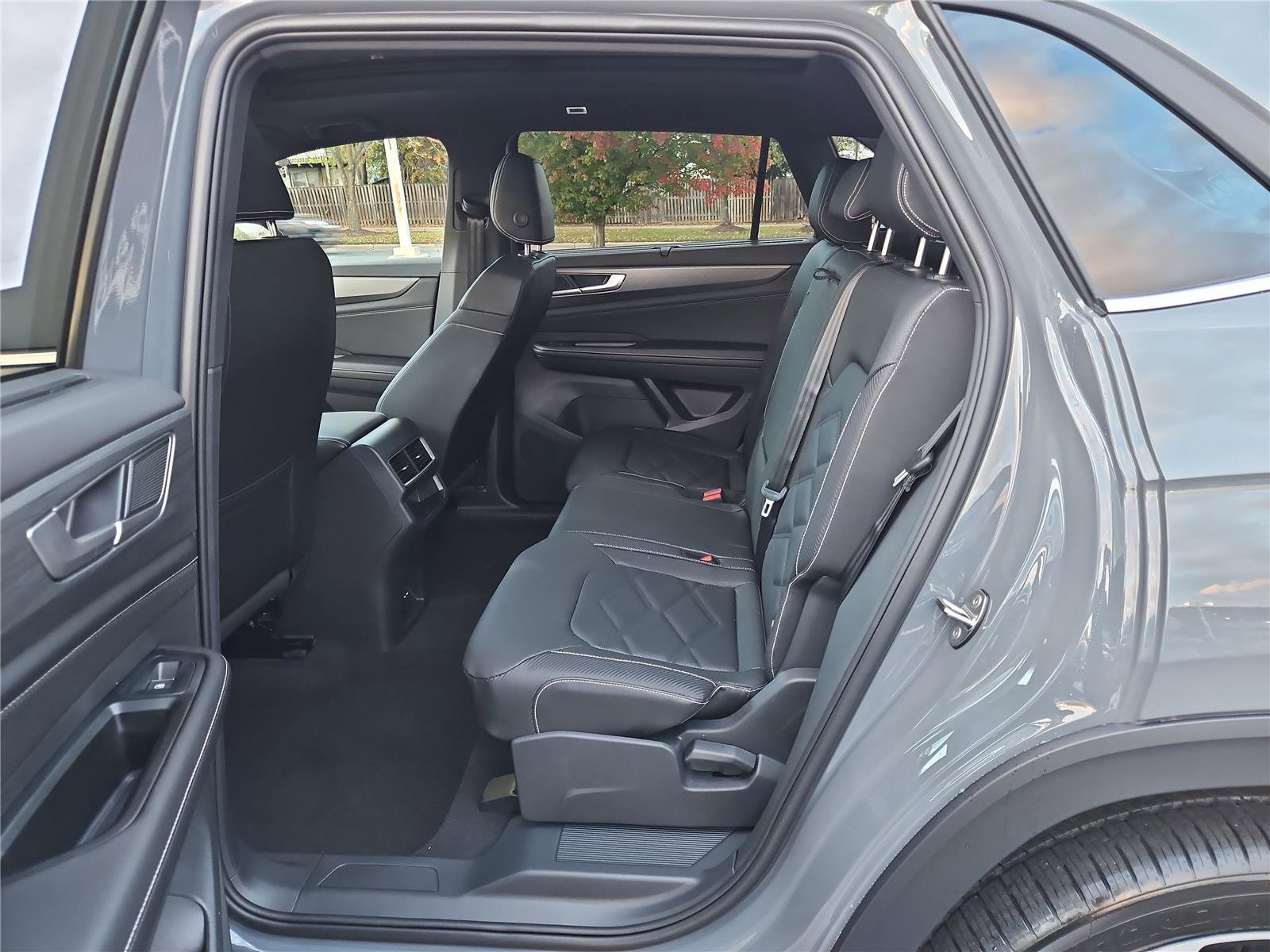 New 2026 Volkswagen Atlas Cross Sport SE image 26