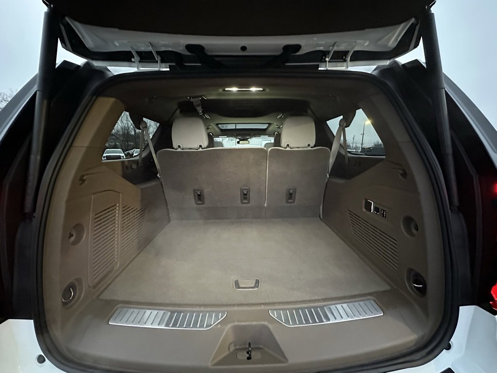 Used 2025 GMC Yukon XL Denali w/ Sun & Power Step Package image 15